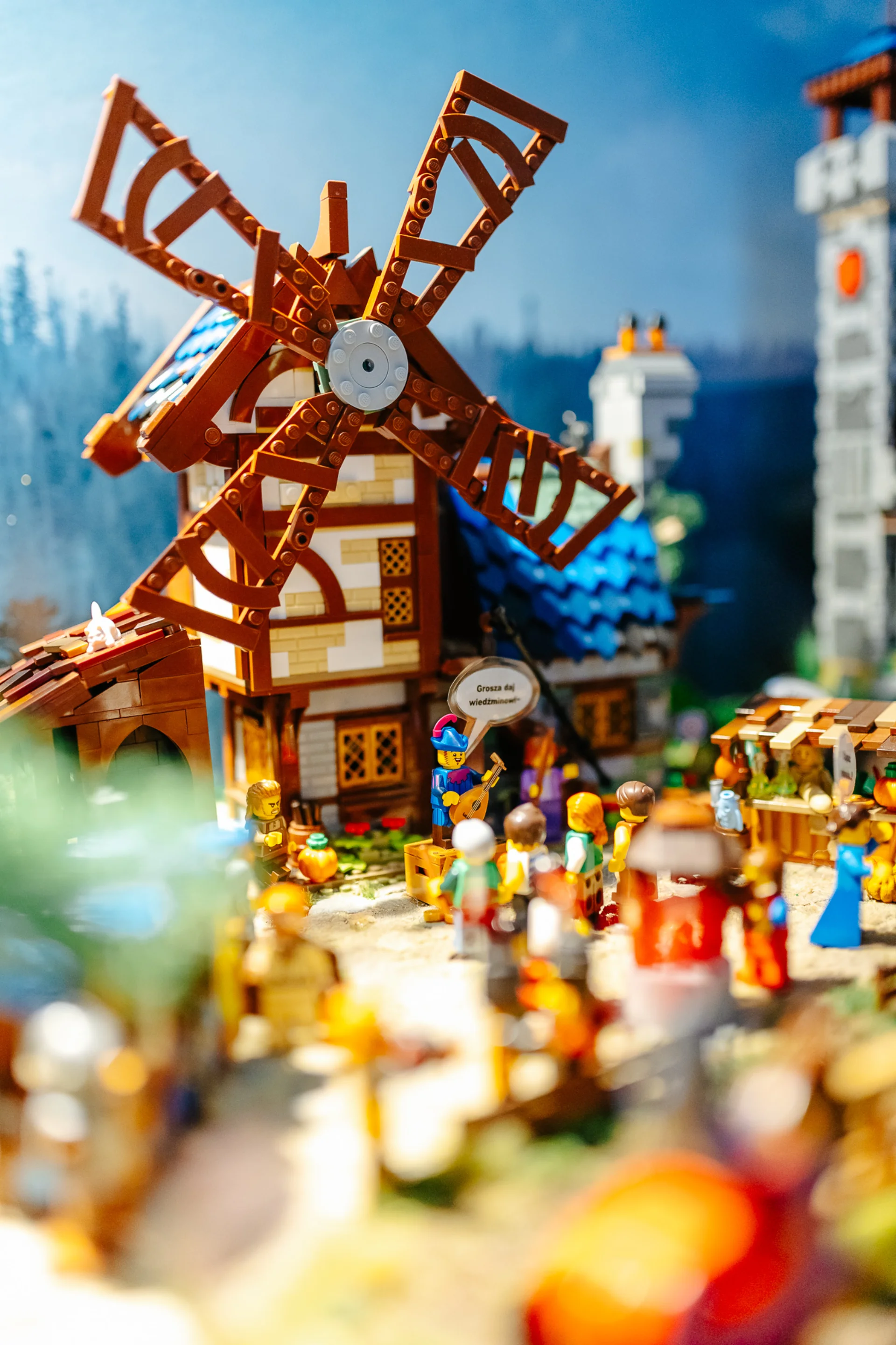 Średniowieczna wioska zbudowana z klocków LEGO – Muzeum Klocków Karpacz